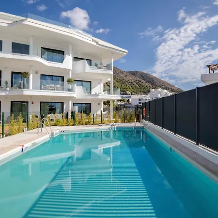 Higueron - Luxury With Pool & Sea View In Lomas Del Higueron